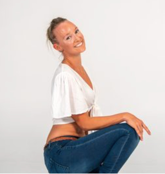 Jacki Valk, wedding dance teacher on the Sunshine Coast